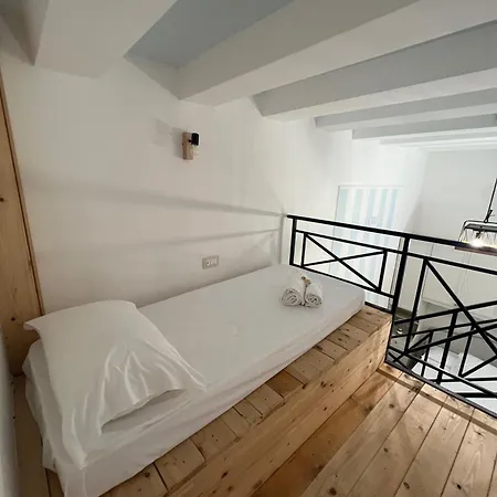 Domus Magma 3* ポンペイ