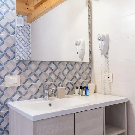 ゲストハウス Domus Magma 3*