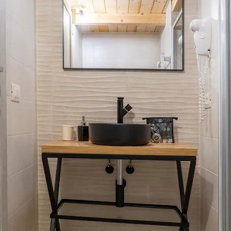 ゲストハウス Domus Magma 3*